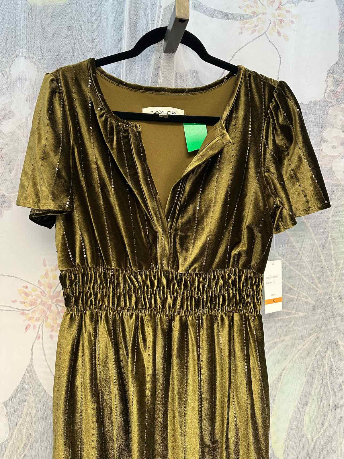 Taylor NWT NEW Velour Sequin Short Sleeve Maxi Size Small Olive Smock Dress