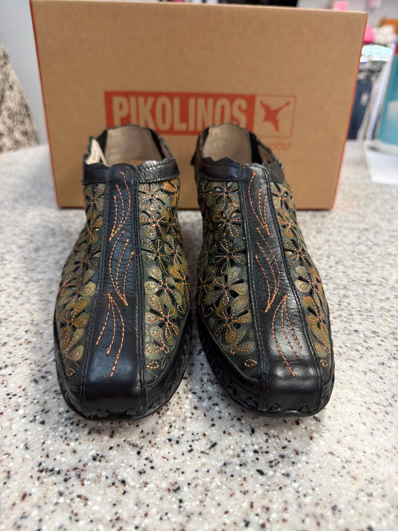 Pikolinos Size 38 Romana Floral Leather Slingback Black Olive Shoes