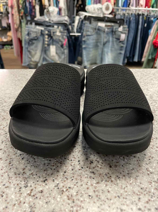 Clarks Size 7 1/2 Black Cloudsteppers Drift Twist Washable Slides Sandals