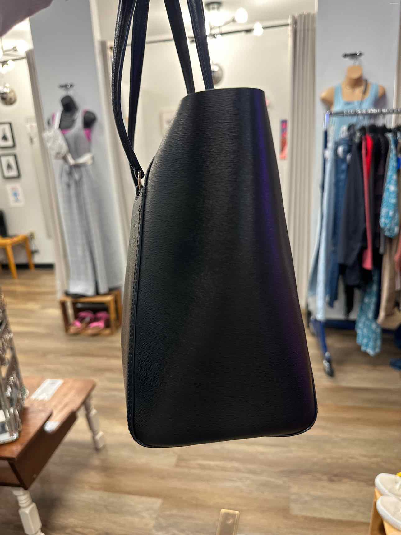 Tory Burch Black Leather Shoulder Handbag