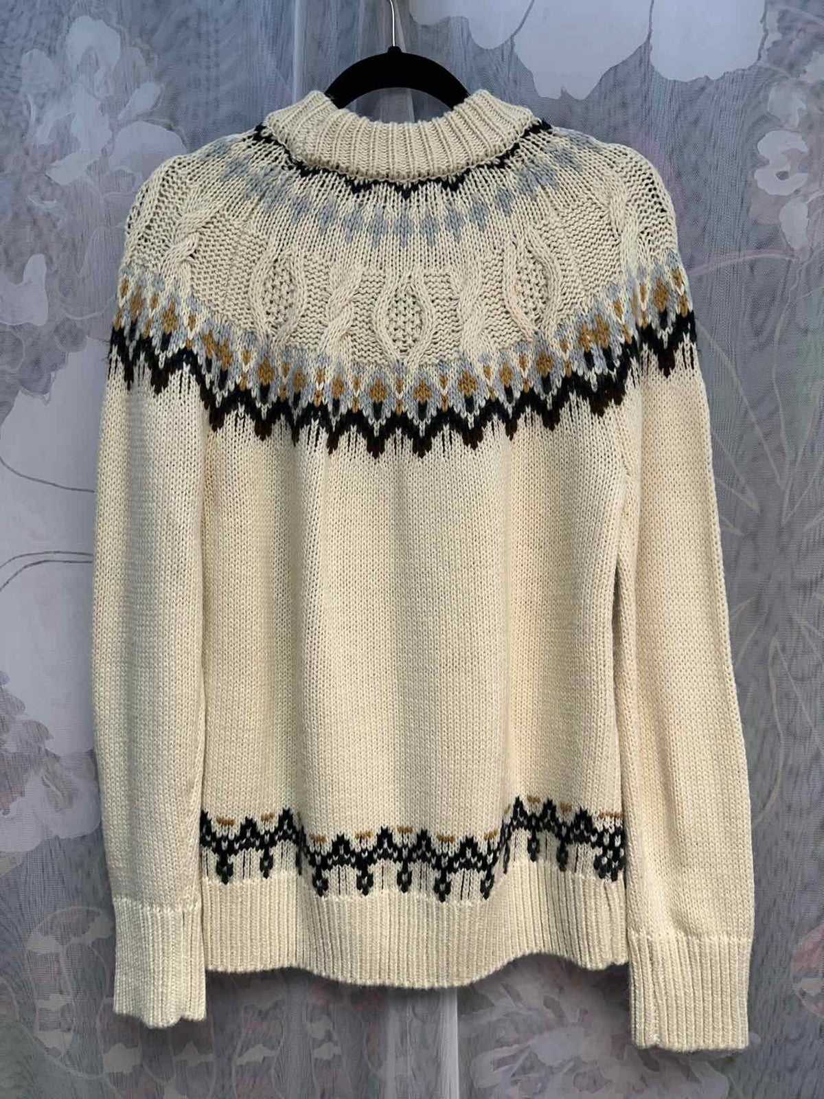 BB Dakota Woven Heavy Weight Turtleneck SweaterSize Medium Cream/Black Top