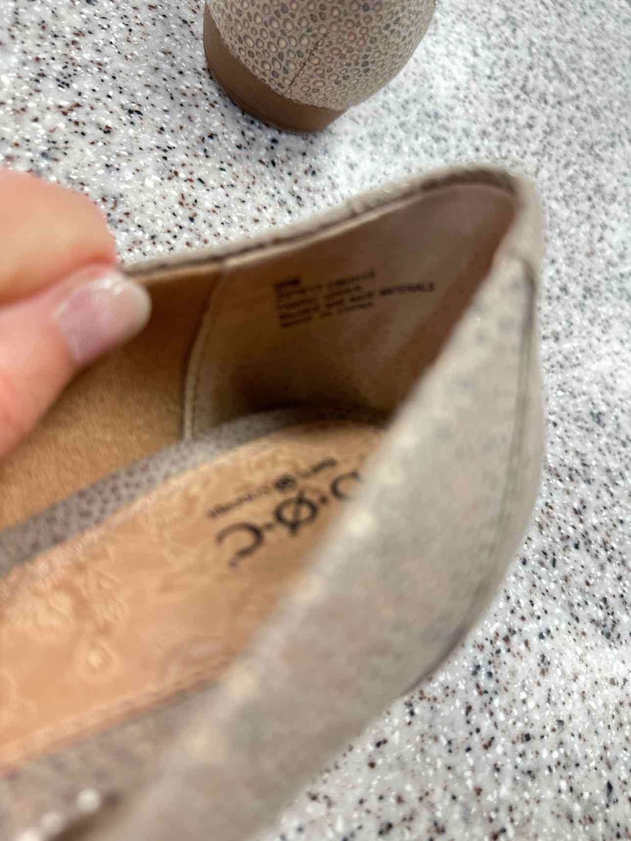BOC Size 9 1/2 Taupe Shoes