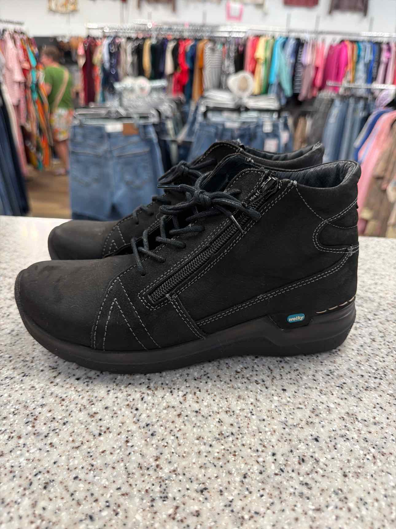 wolky Size 38 Women's Why Side Zipper Sneaker Booties Black Shoes