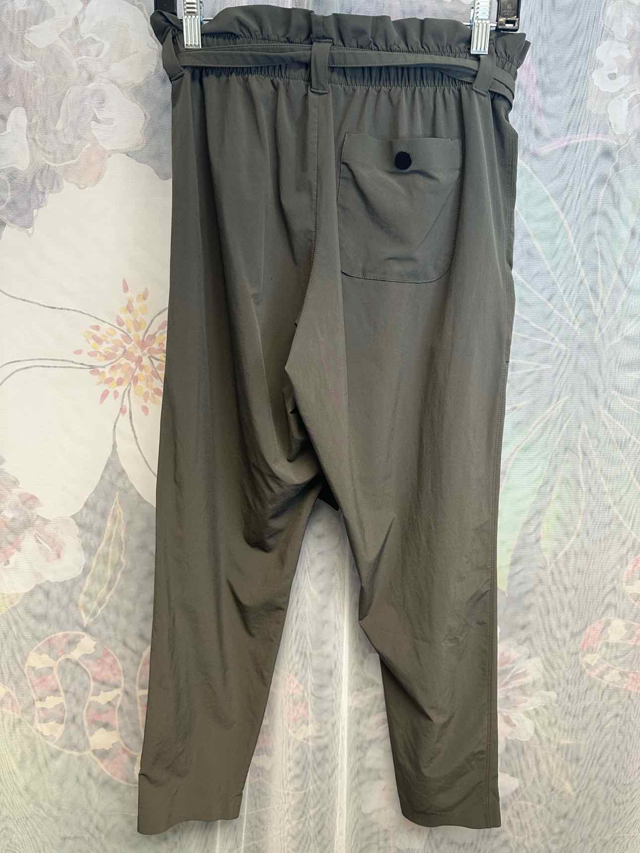 Athleta Paperbag Belted Lightweight Nylon Size 6 Grey Pants