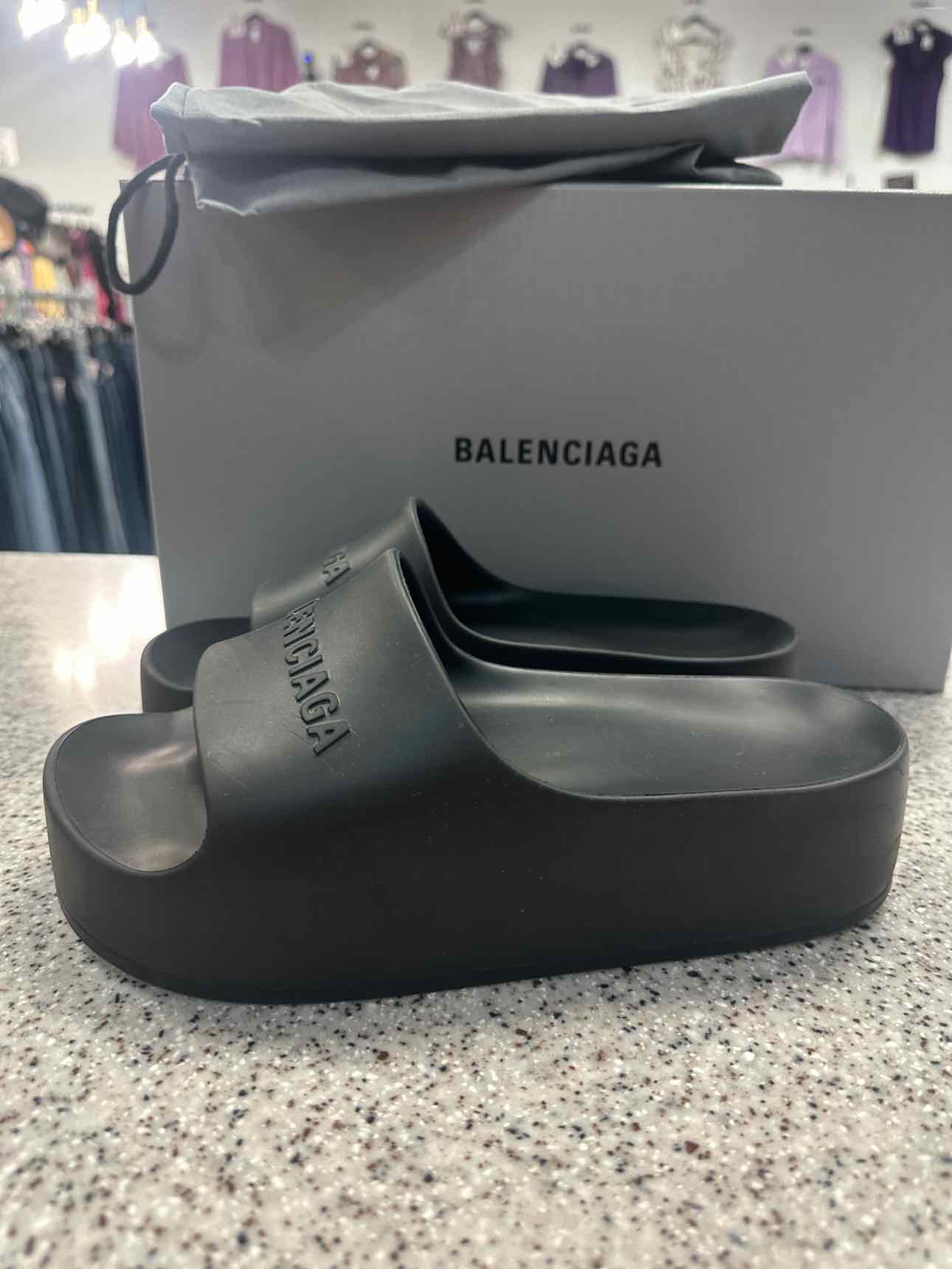 Balenciaga Size 7B Black Chunky Rubber Slide Waterproof Sandals