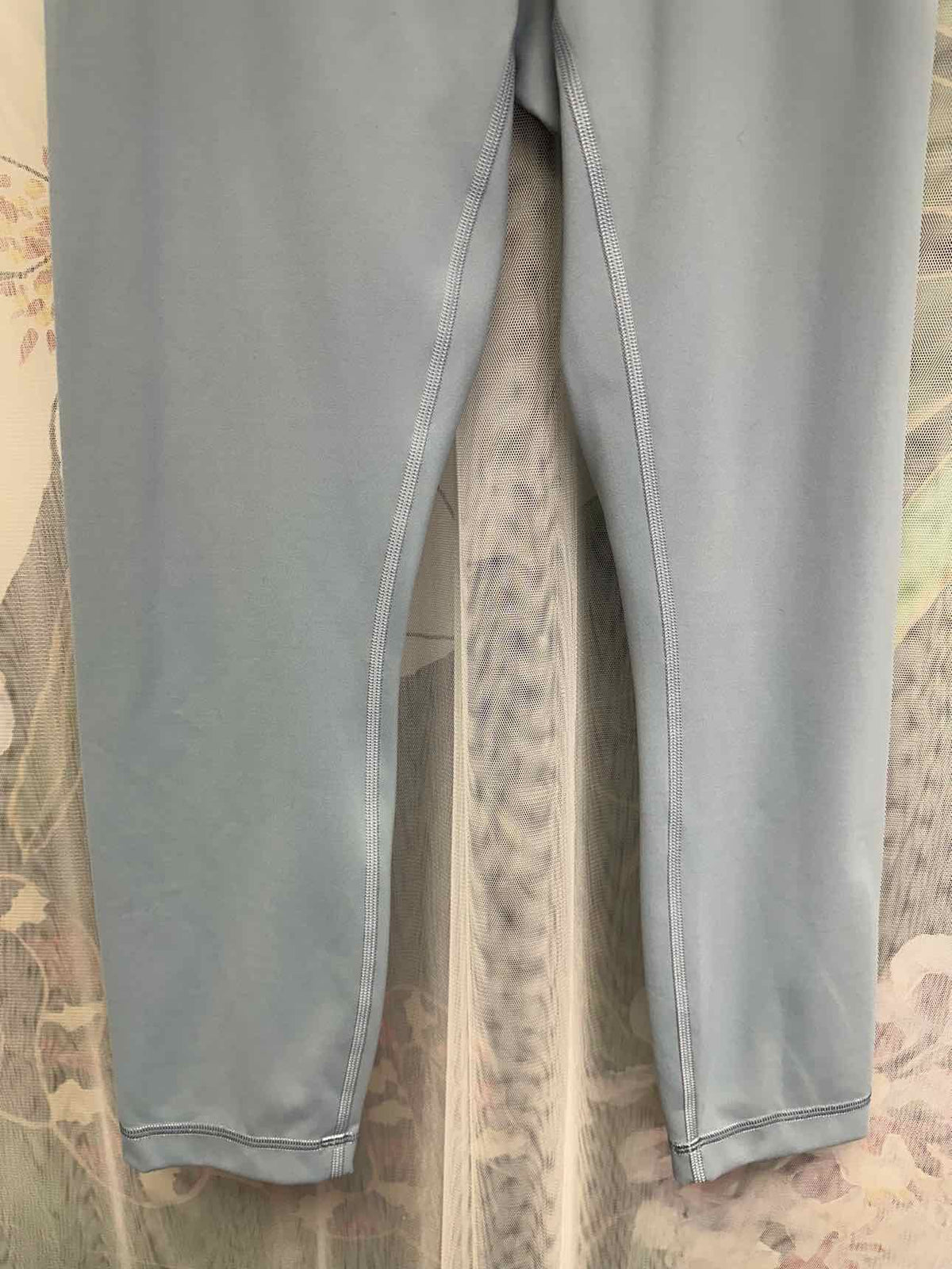 Lululemon Size 6 Blue Leggings