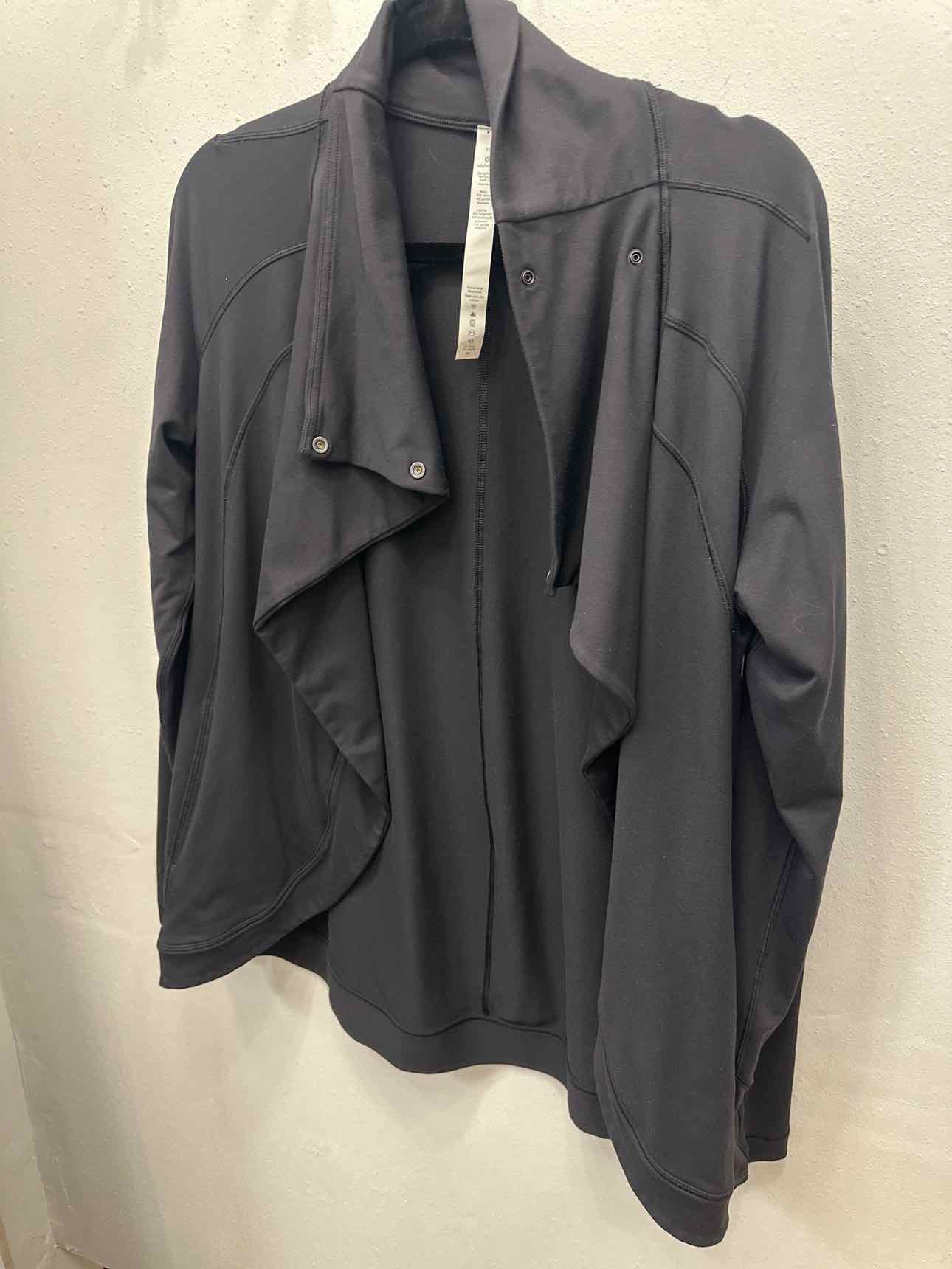Lululemon Size 10 Black Athletics