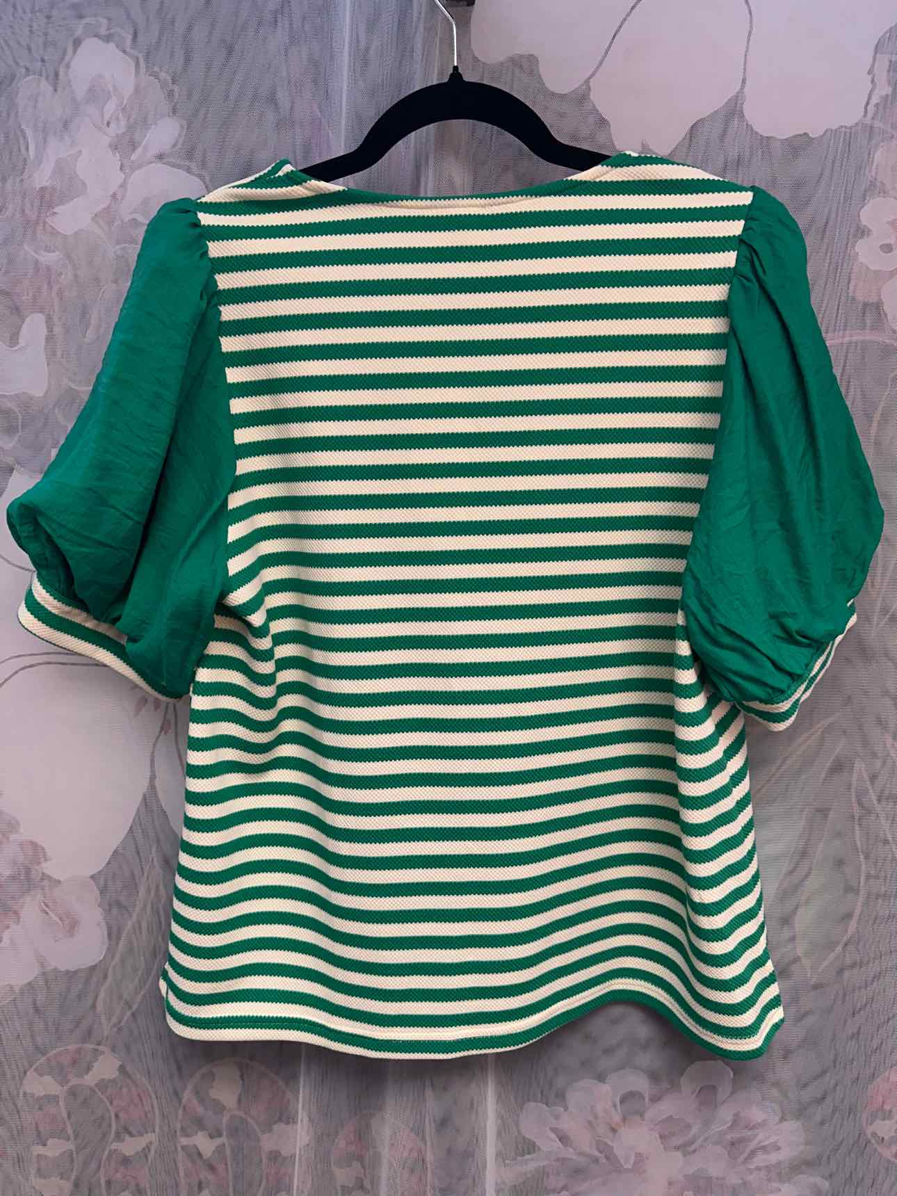 Jodifl Size XL Green/White Top