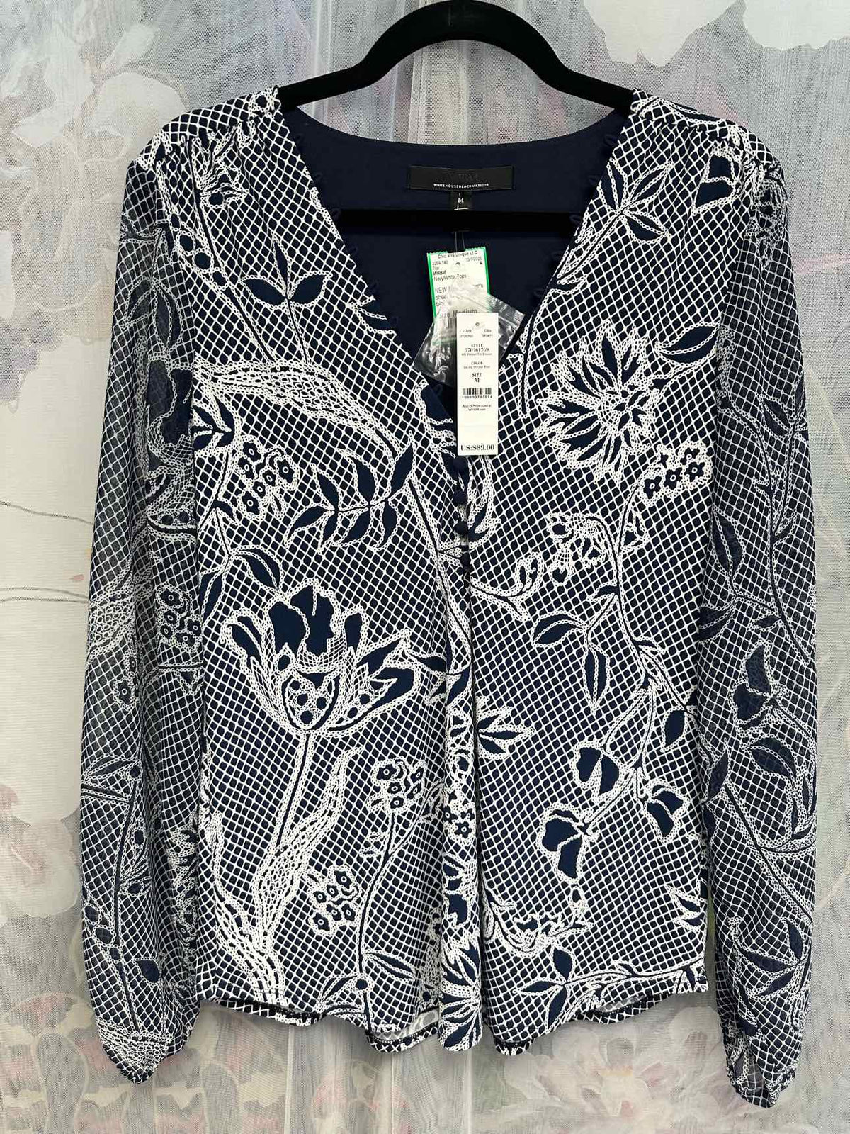WHBM NEW NWT Floral Print Long Sleeve Blouse Size Medium Navy/White Top
