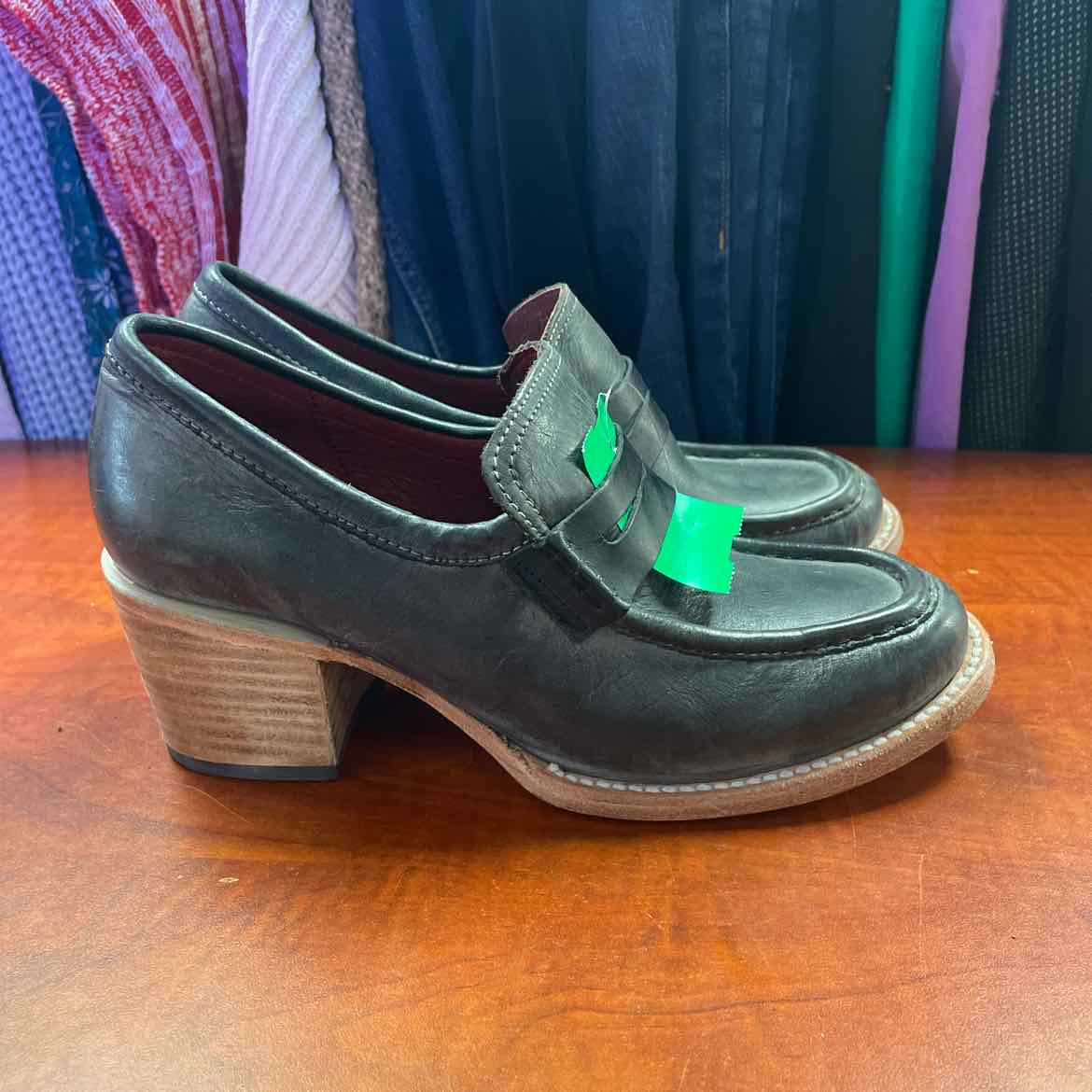 Freebird Chevelle Loafers Dark Leather Stitched Moc-Toe Size 8