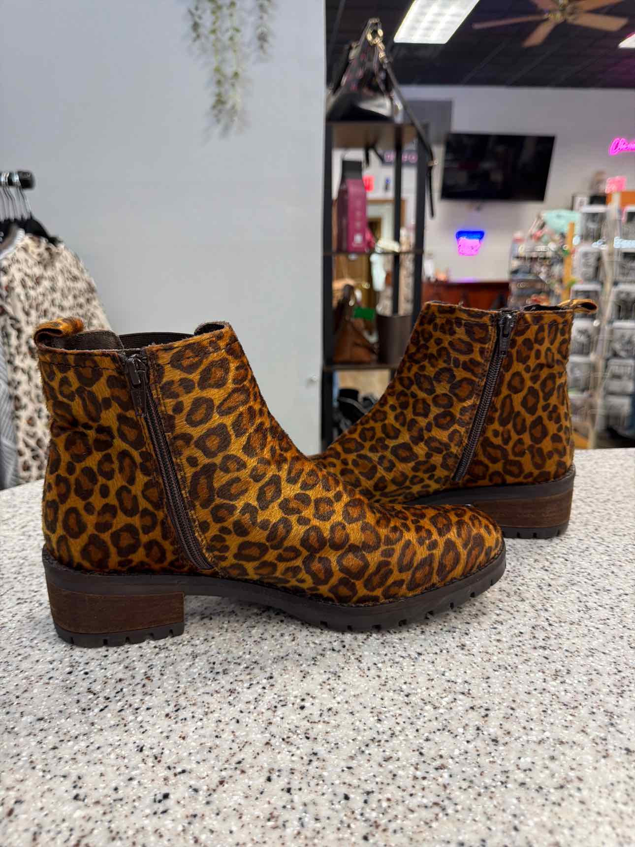 Skechers Size 9 Faux Fur Booties Leopard Boots