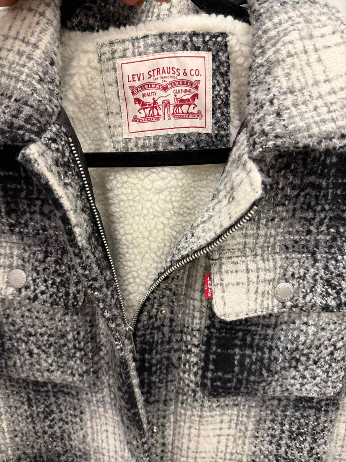 Levi's Size Small Black White Plaid Faux Shearling Lined Long Shirt Jacket Coat