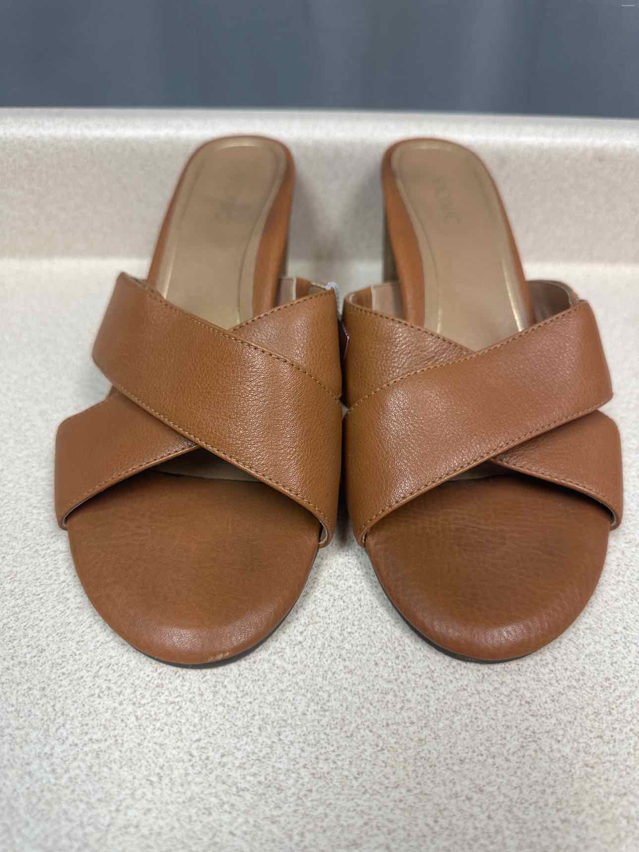 Vionic Size 10 Brown sandal