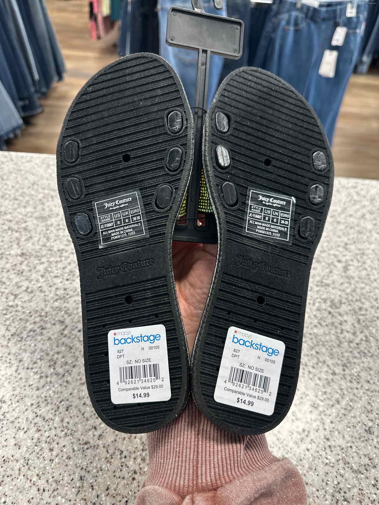 Juicy Conture Size 8 Black sandal