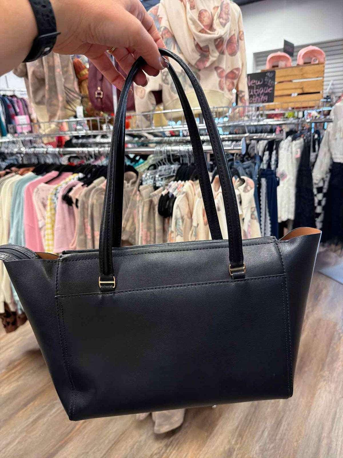 Tory Burch Size Medium Black Handbags