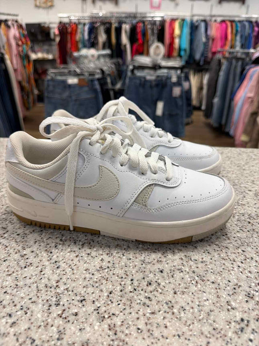 Nike Size 7 White Women's Gamma Force Leather Sneakers