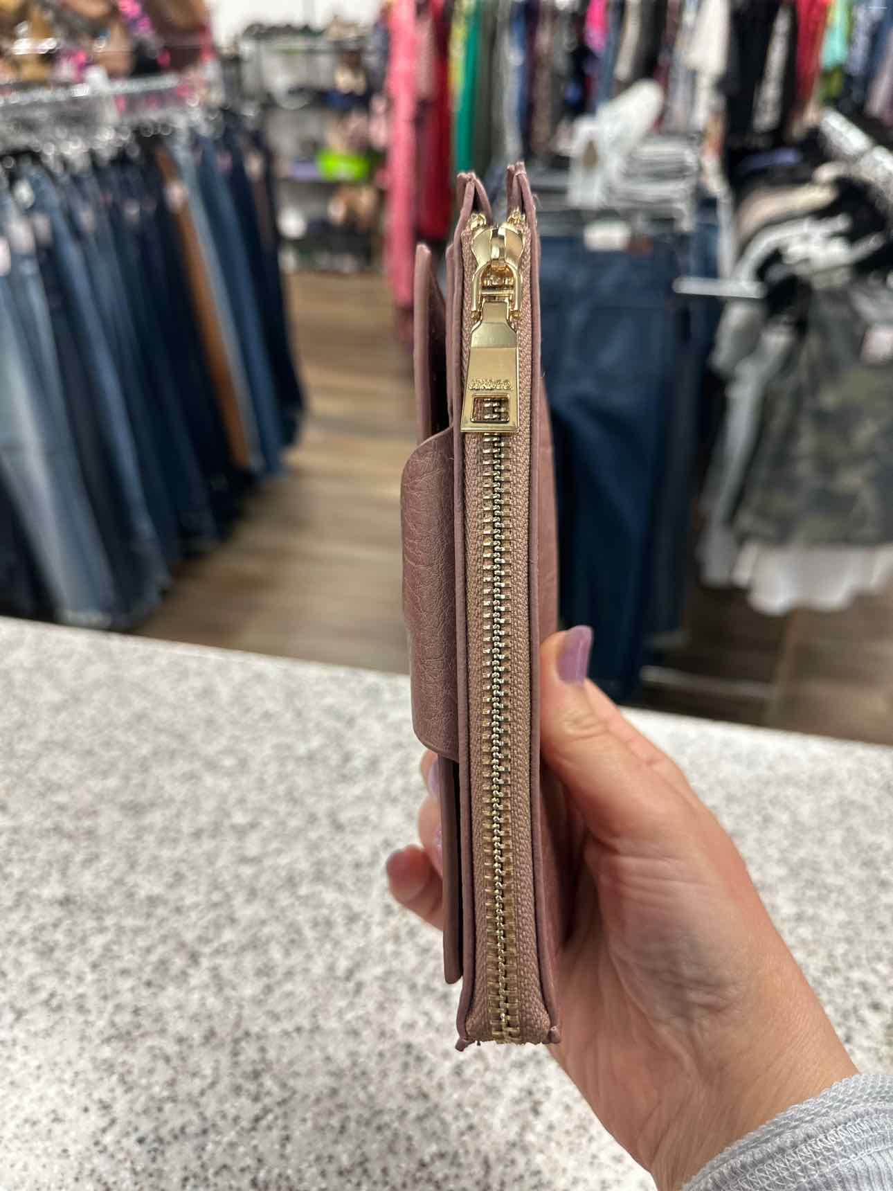 Jen & Co Size Medium Blush Wallet