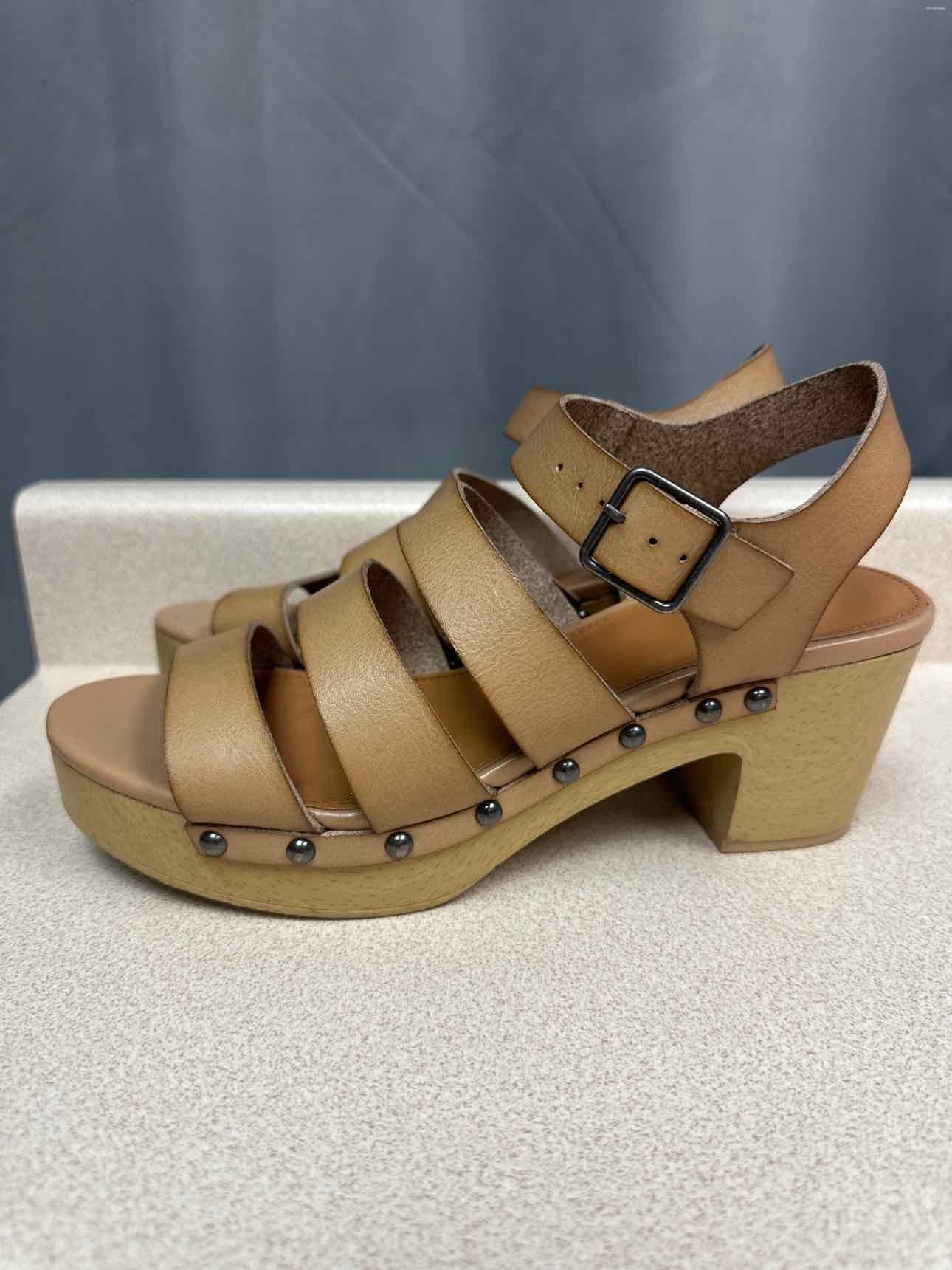 J. Crew Size 7 1/2 Tan sandal