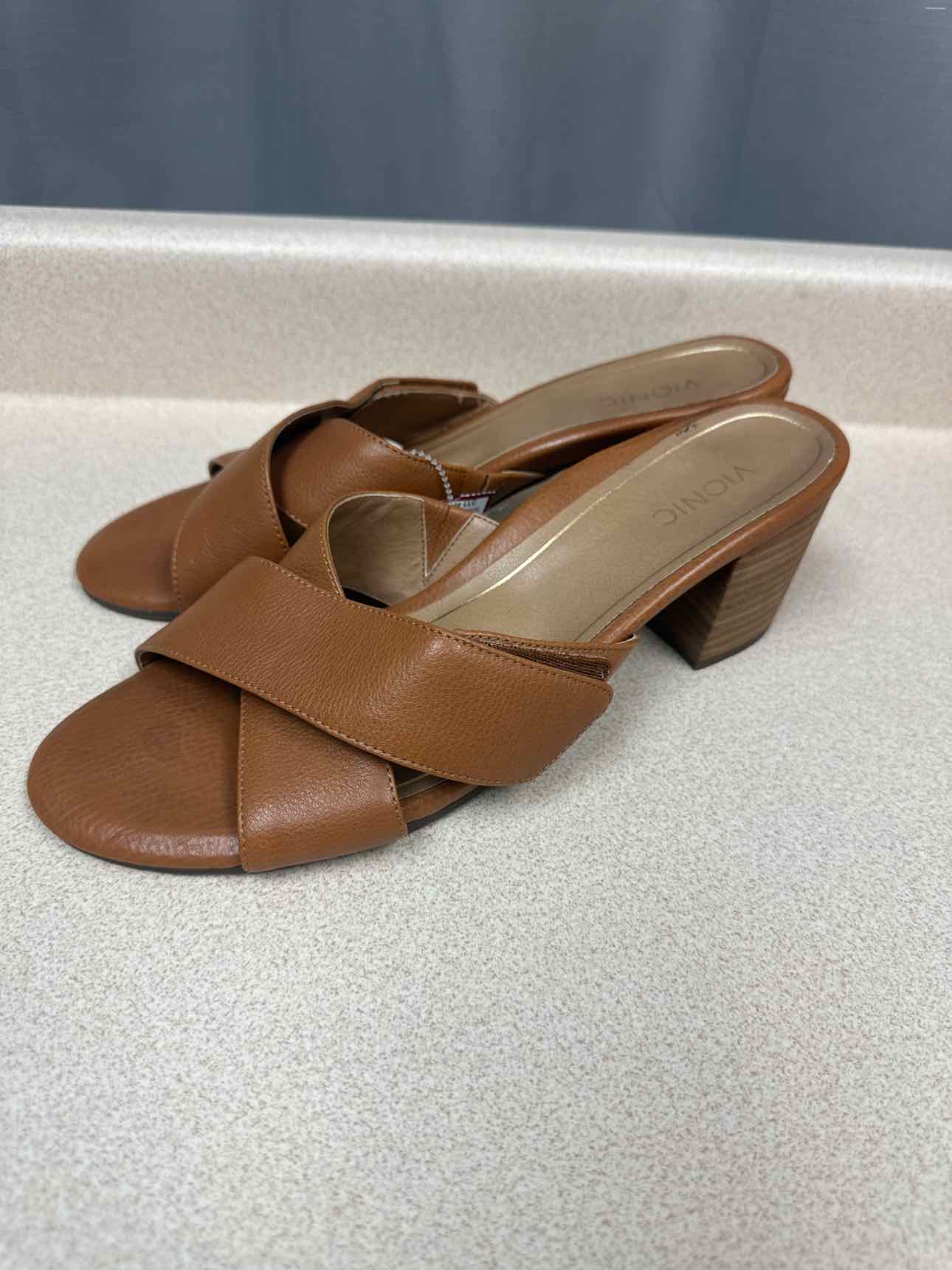 Vionic Size 10 Brown sandal