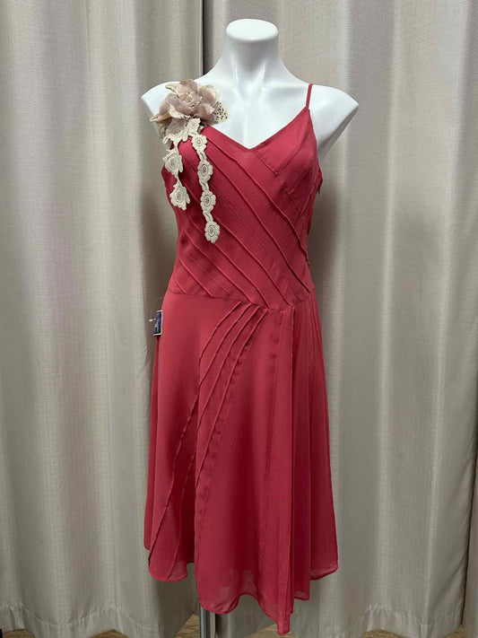 Coast NEW NWT Pleated Crochet Floral Decor Knee Length Size 16 Pink Dress