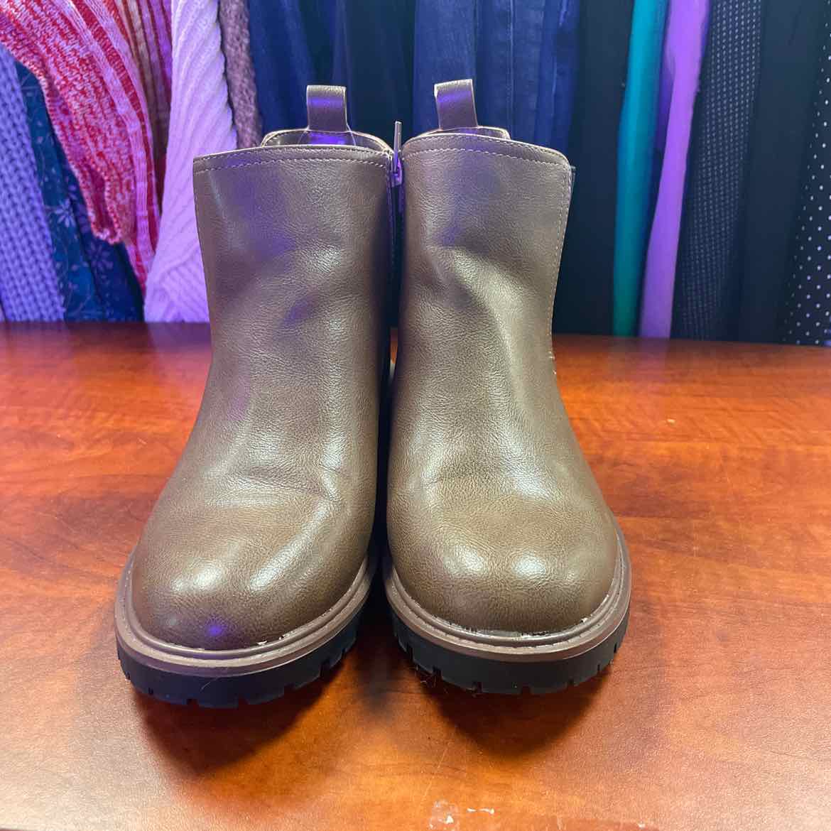 Maurices Women's Brown Chelsea Ankle Boots Size 8