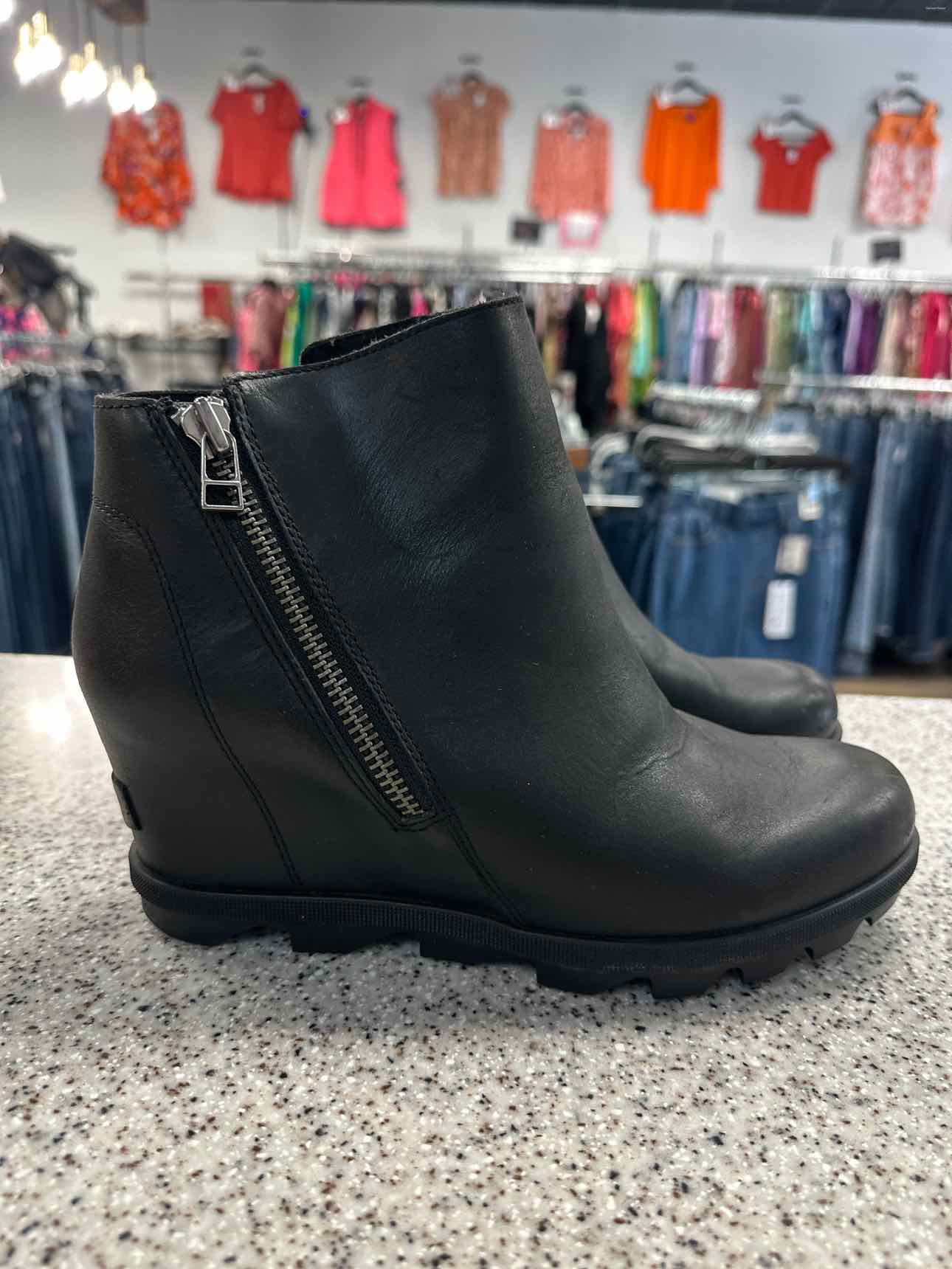 Sorel Size 9 1/2 Women's Joan of Arctic Wedge II Zip Ankle Black Booties