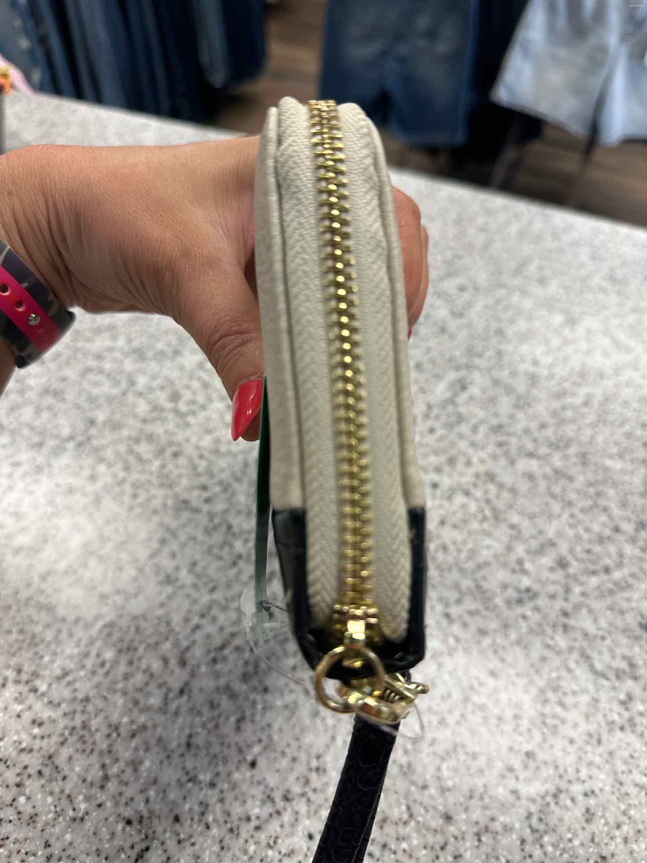Steve Madden Size Small Tan and Black Long Zippy Wristlet Wallet