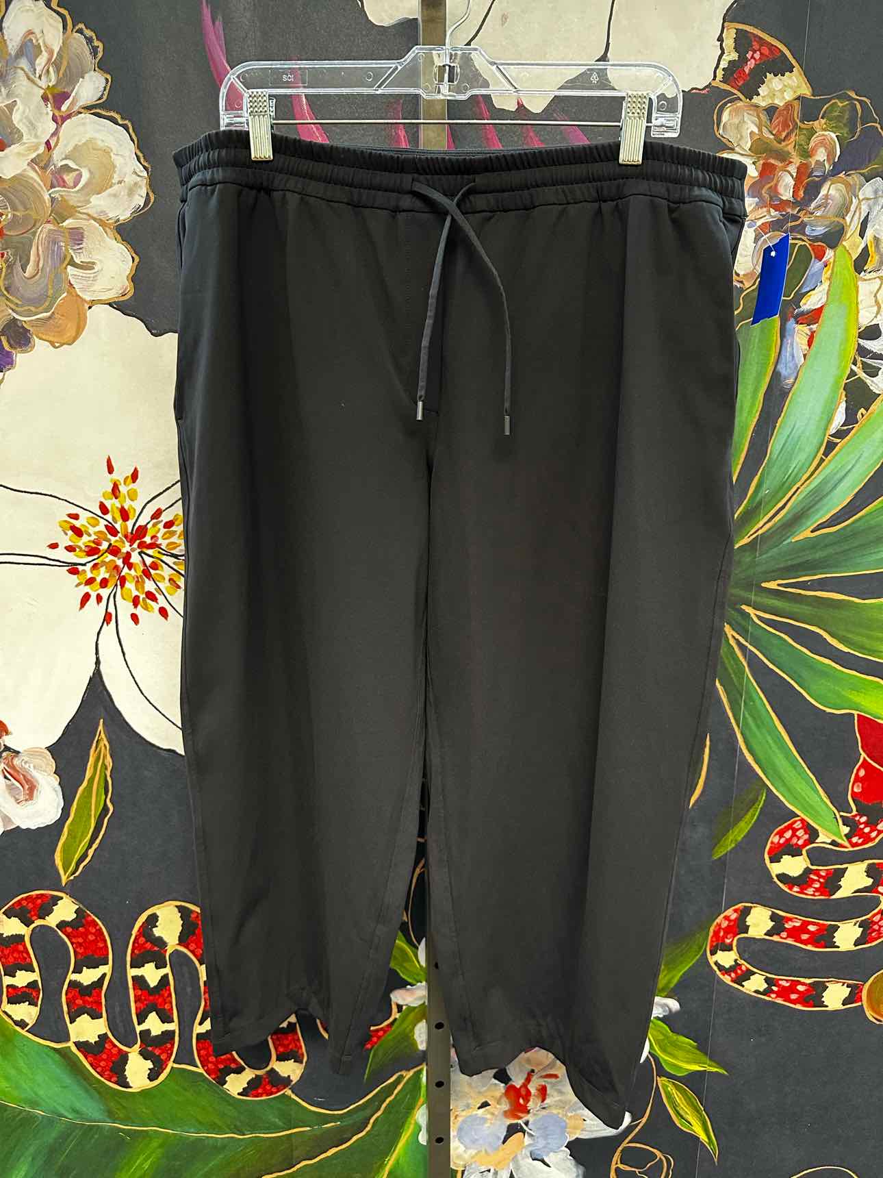 Lululemon Size XL Black Athletics
