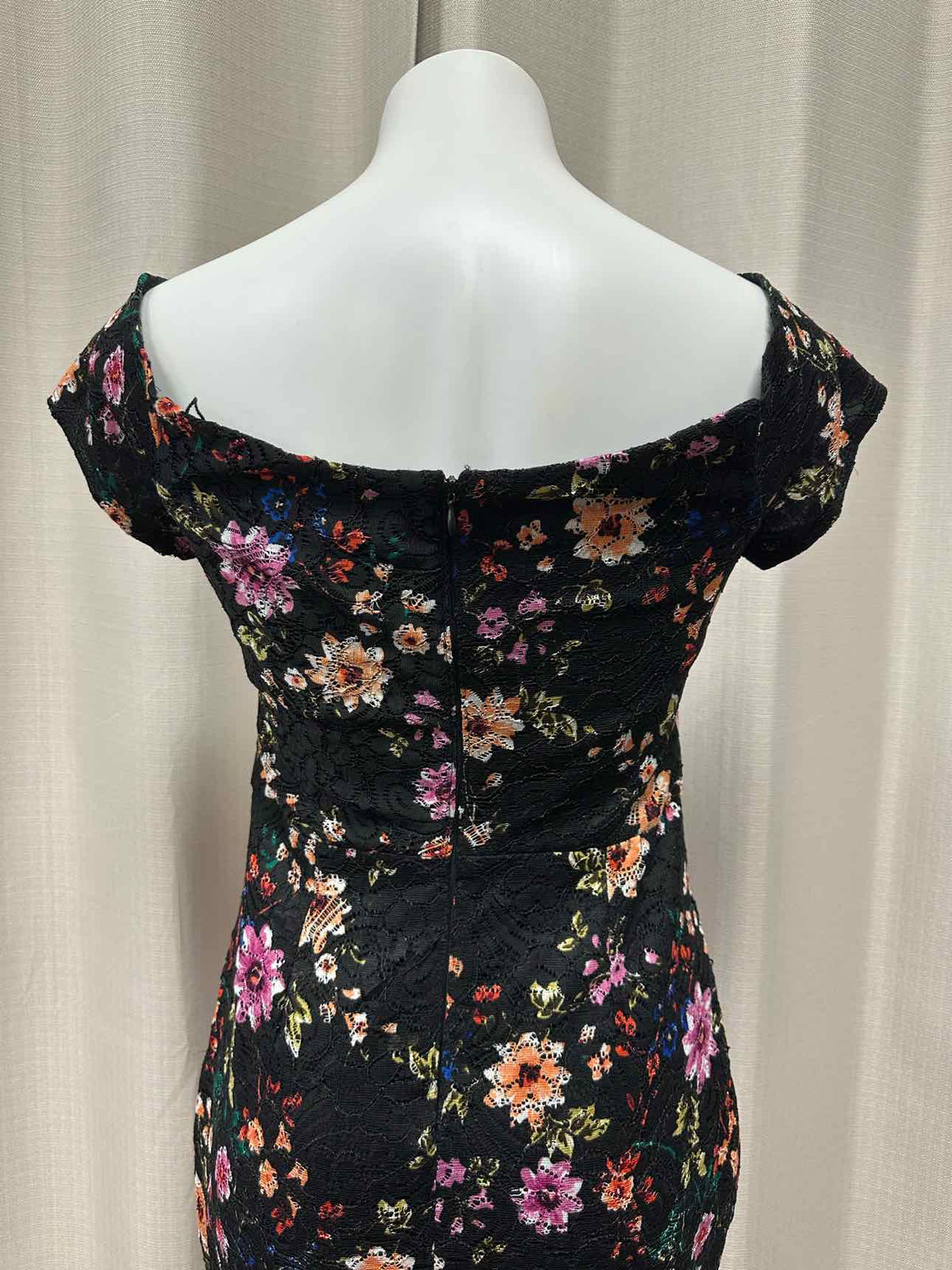 Guess Floral Lace Overlay Short/Off Shoulder Sleeve Mermaid 6 Black/Multi Dress