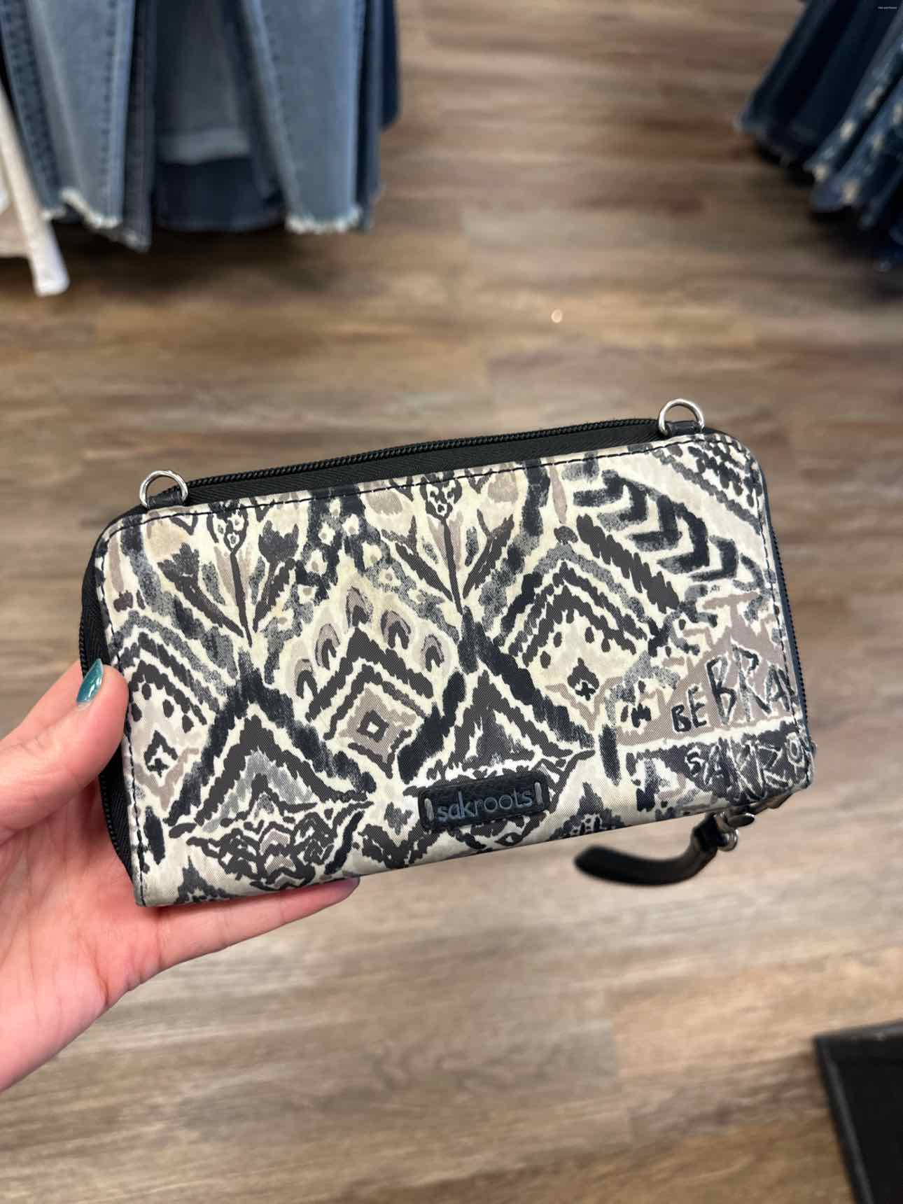 Sakroots Size Large gray/black Wallet
