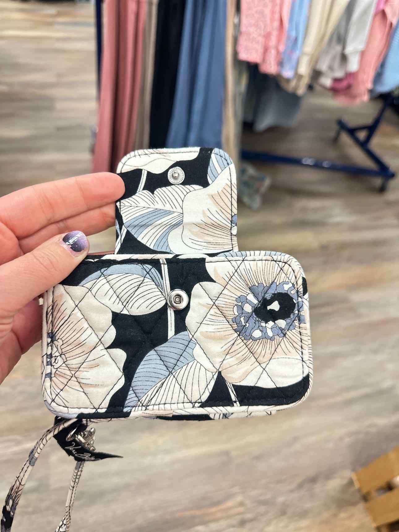 Vera BradleyAll In One Camellia Black White Gray ID Zipper Wristlet Wallet