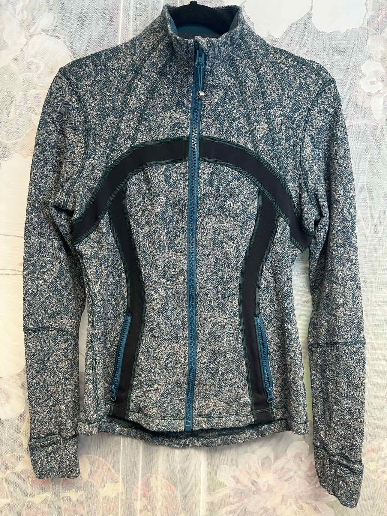 Lululemon Define Fleece Zip Up Size 10 Grey/Teal Jacket Top
