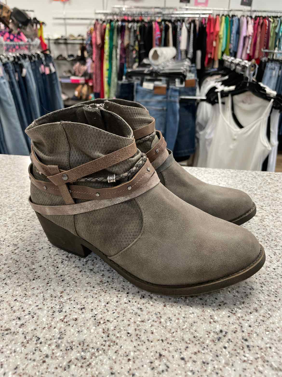Carolina Belle Size 9 Gray Multi Ankle Strap booties Boots