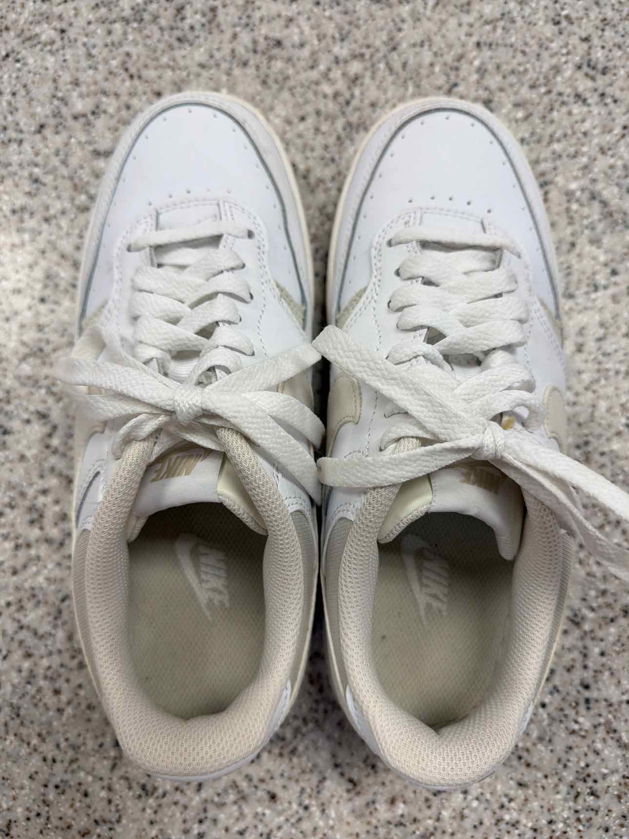 Nike Size 7 White Women's Gamma Force Leather Sneakers