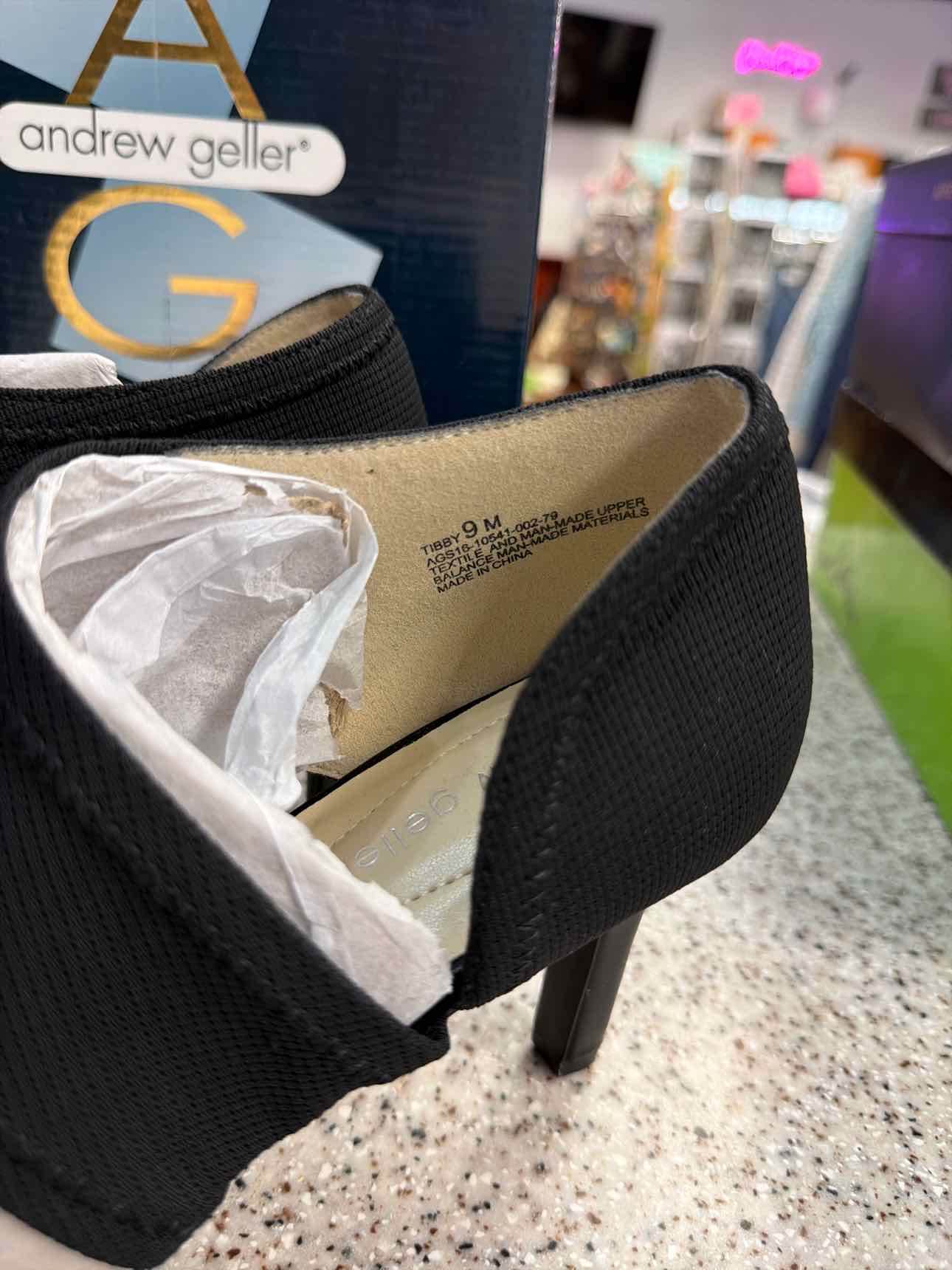 Andrew Geller Size 9 NEW Women's Geometric Woven Stretchy Strap Black Tan sandal