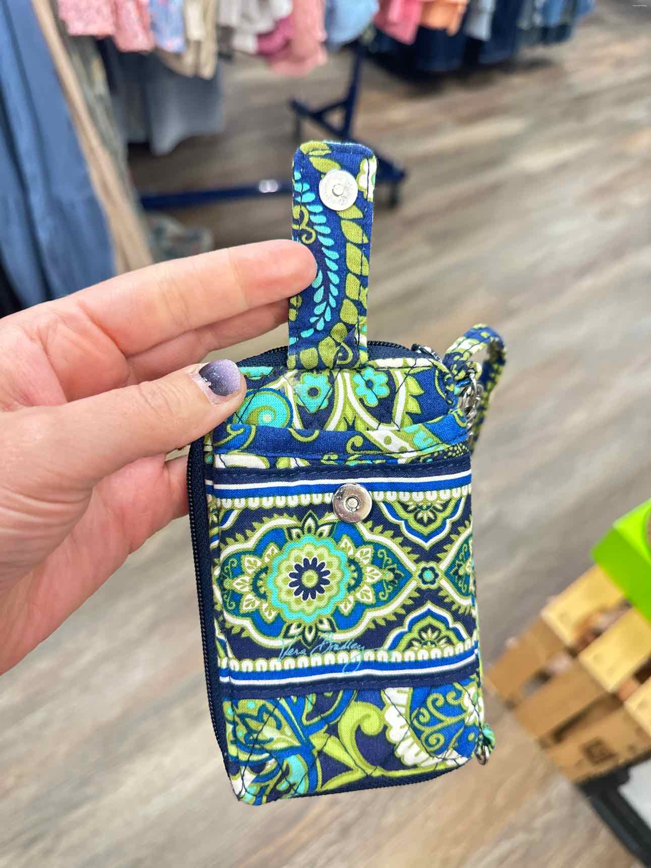 Vera Bradley Rhythm & Blues Paisley Pattern Zipper Wristlet Blue Green Wallet