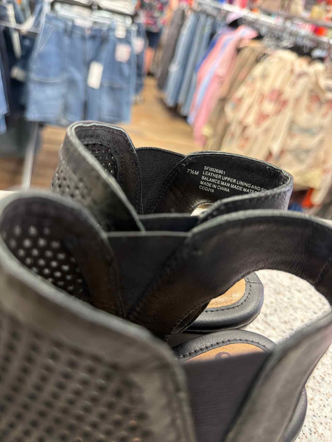 Sofft Size 7.5 Black Perforated Leather Open Toe Wedge Sandals
