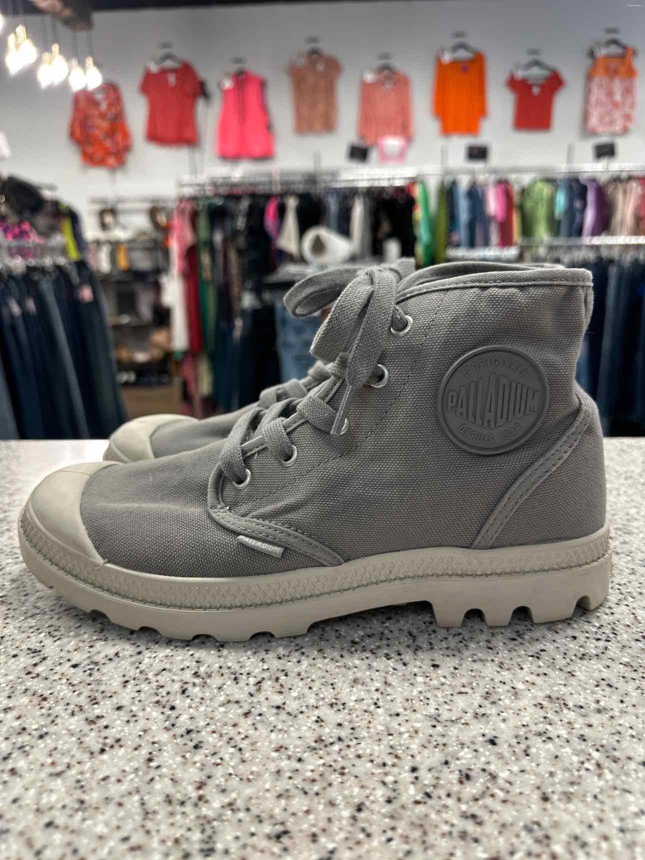 Palladium Size 9 Gray Sneakers