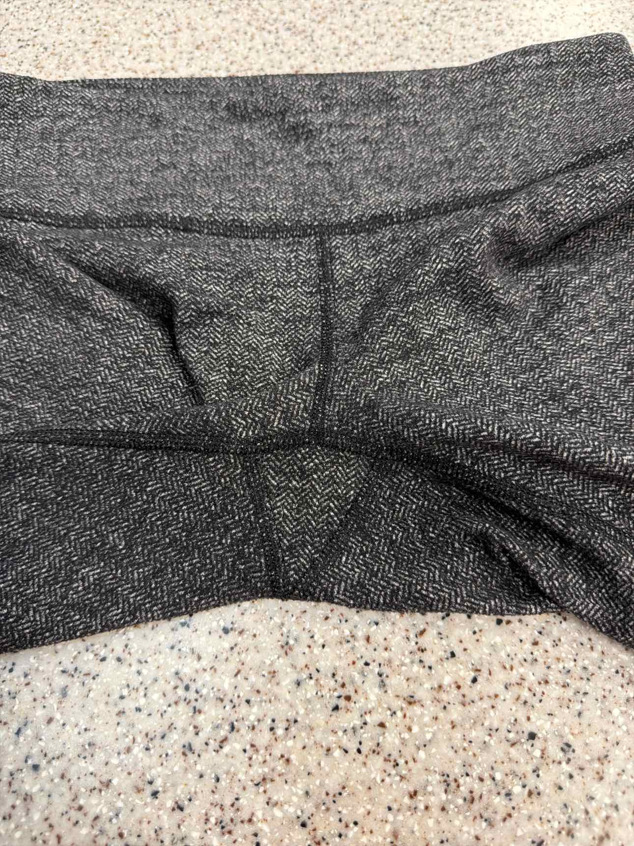 Lululemon Size 8 High Waist Chevron Long Leggings Pants Charcoal Grey Athletics