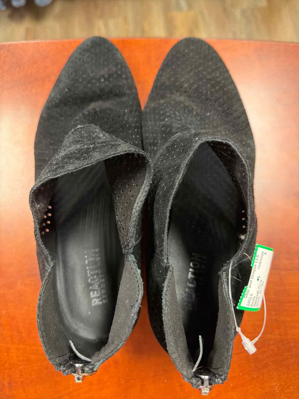 Kenneth Cole Reaction Black Perforated Suede Ankle Booties Size 10