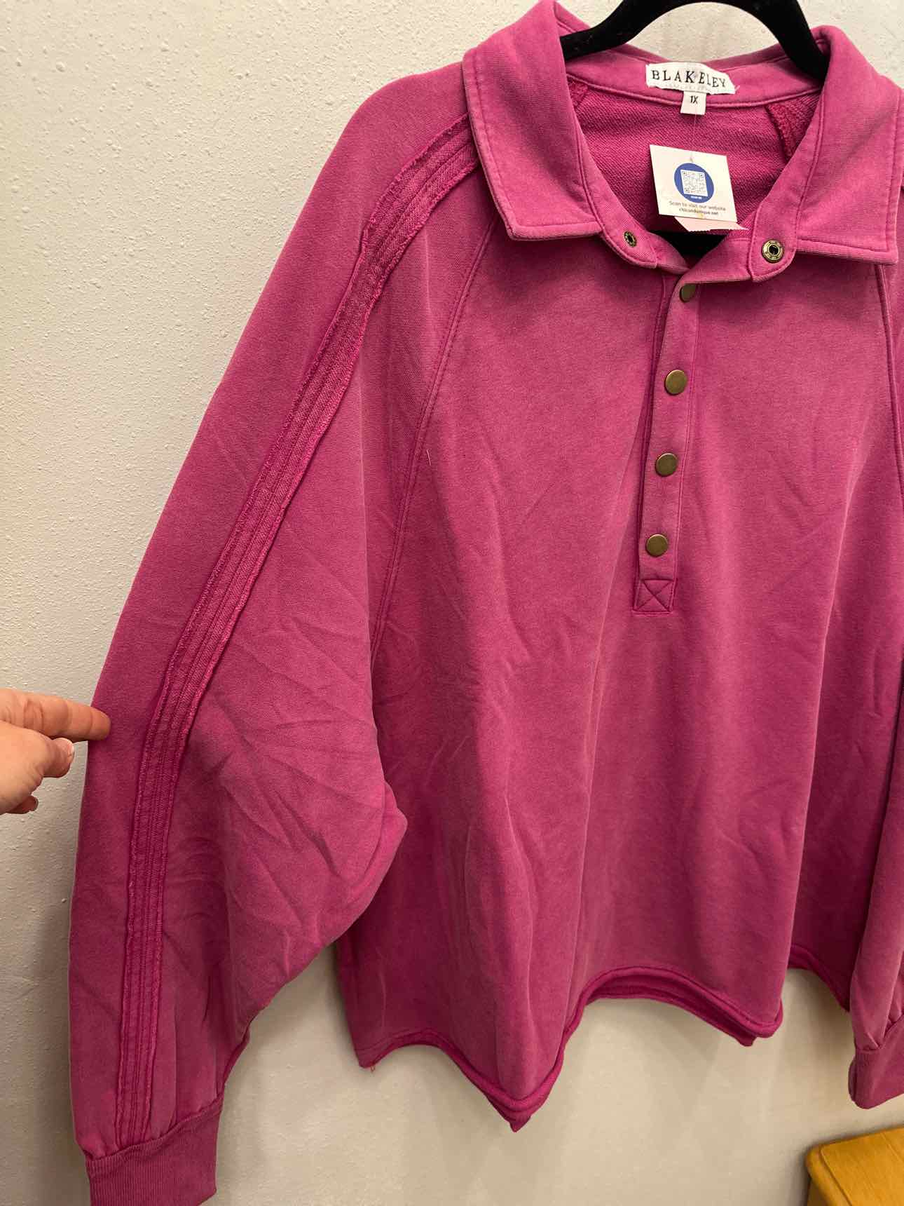Marley Snap Button Pullover Sweatshirt Raw Hem Pullover Top
