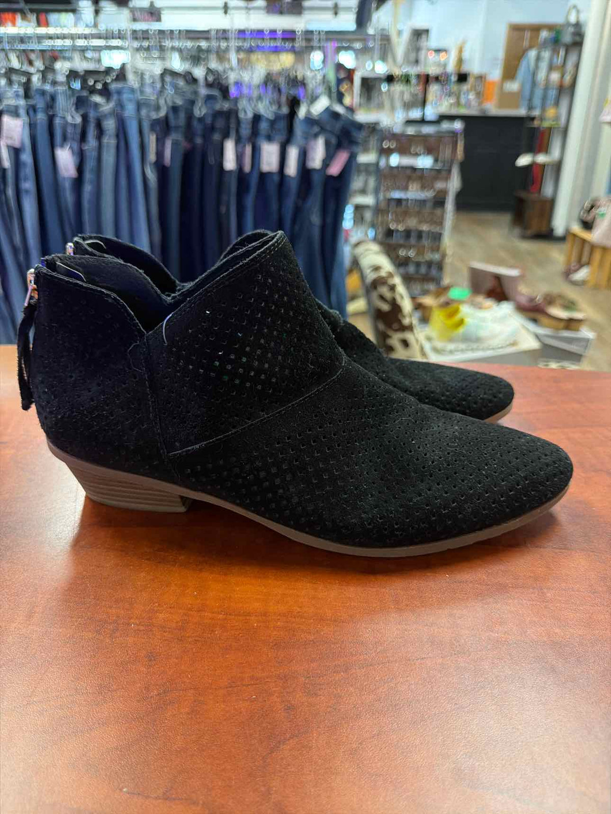 Kenneth Cole Reaction Black Perforated Suede Ankle Booties Size 10