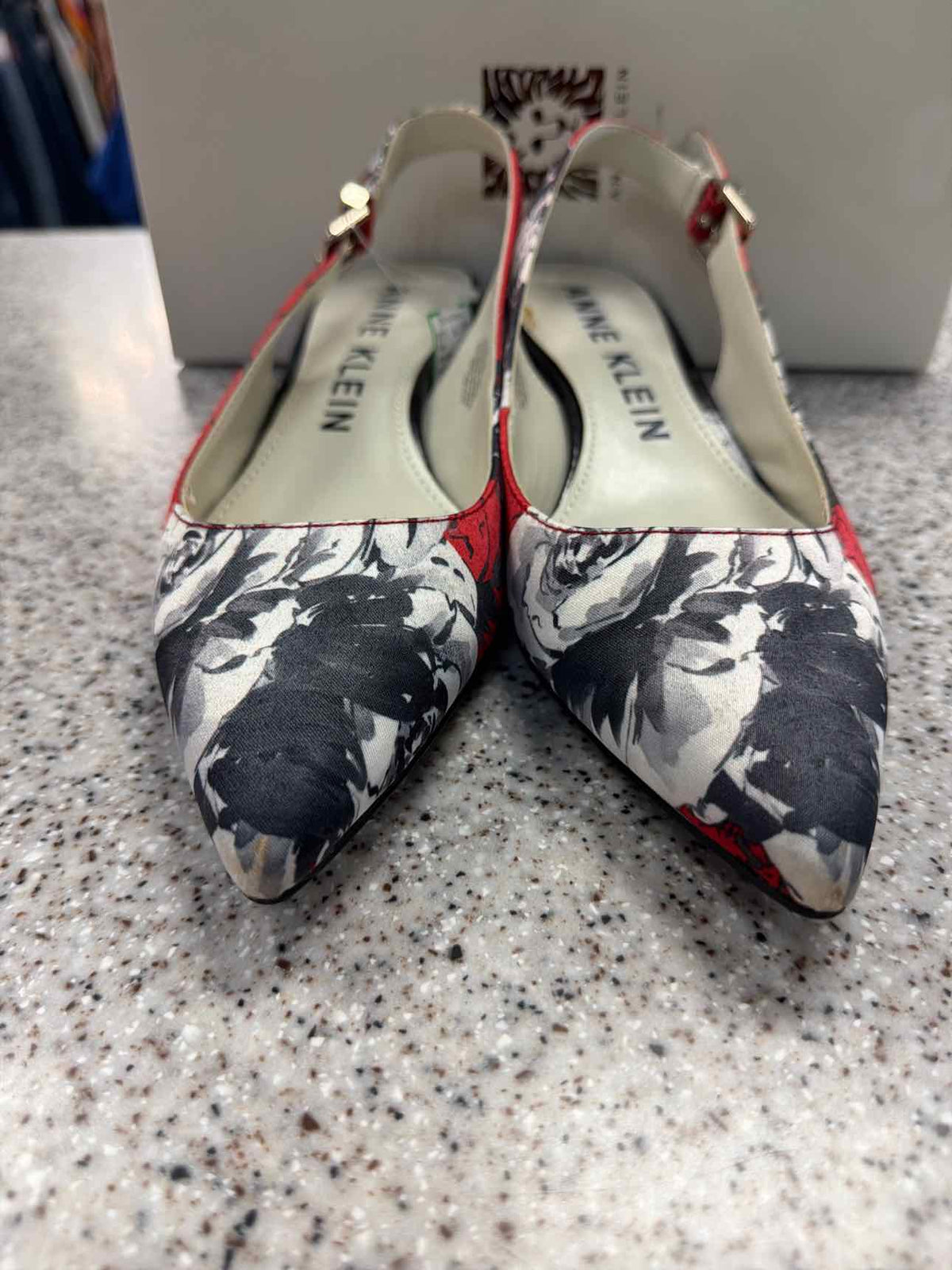 Anne Klein Pointed-Toe Slingback Kitten Heels Size 7 1/2