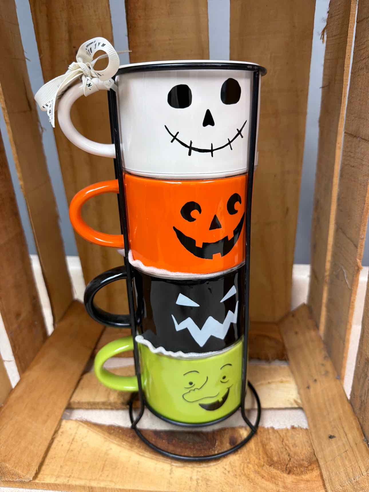 Rae Dunn NEW 4 Stack Mugs Wire Holder 'Spooky, Treats, Boo, Wicked' household