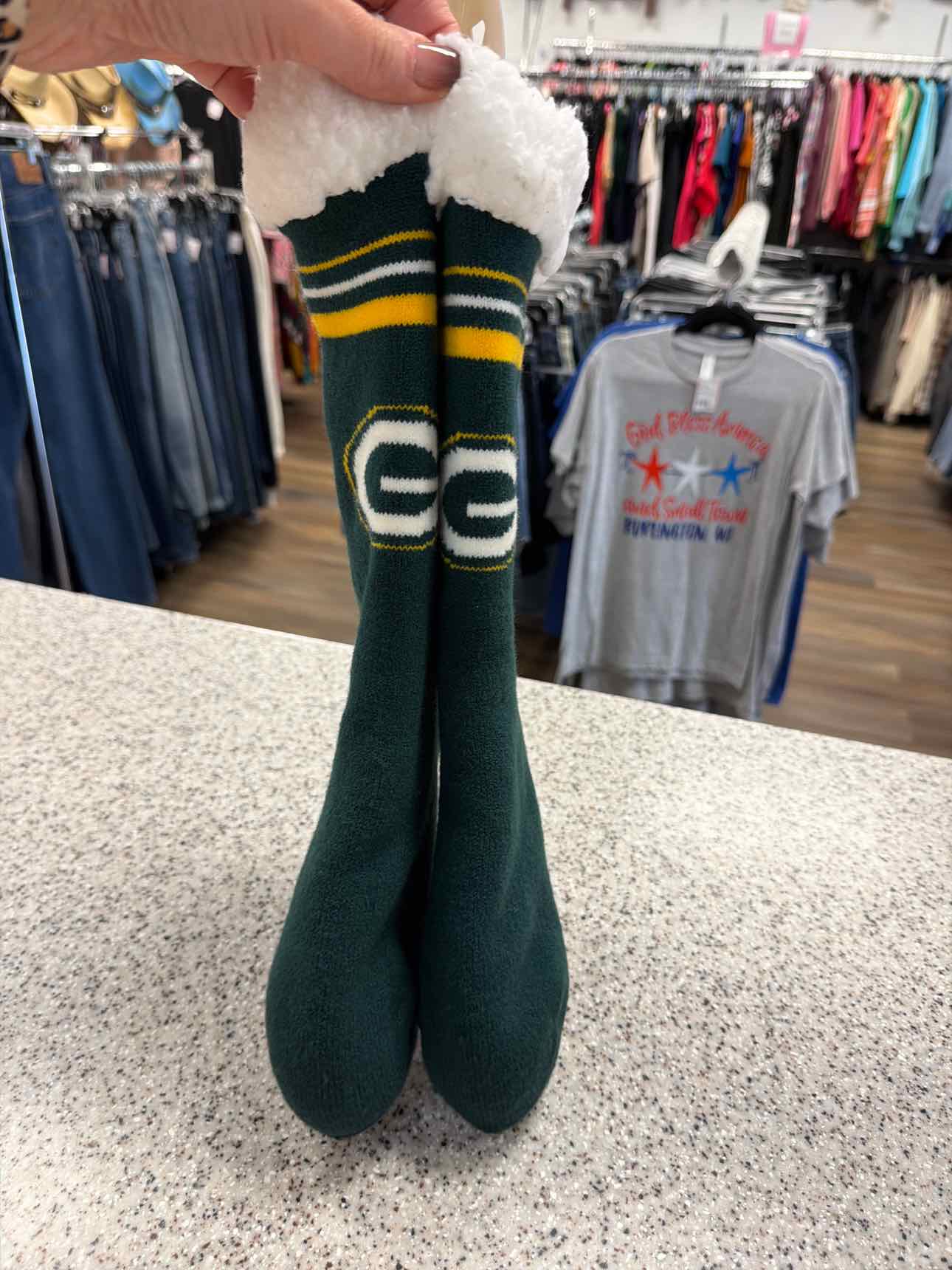 NEW NFL Packers G Logo Non-Skid Tall Footy Slipper Women's Socks
