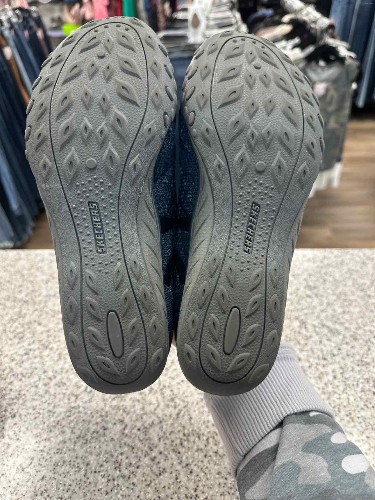 Skechers Size 8 Navy Shoes