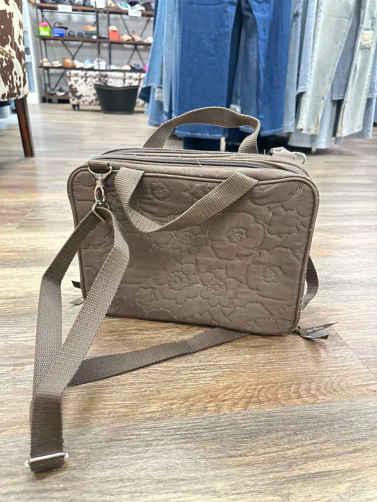 Thirty One Medium Coffee Brown Quilted Traveler Cosmetic Bag