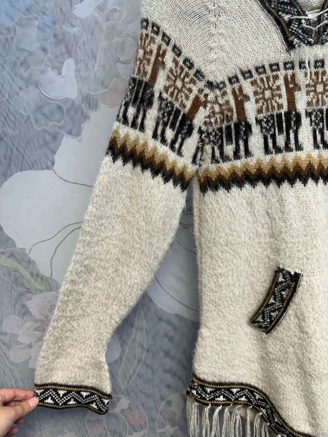 Incas Andes 100% Alpaca Wool Embroidered Fringe Medium Tan/Brown Pullover Hoodie