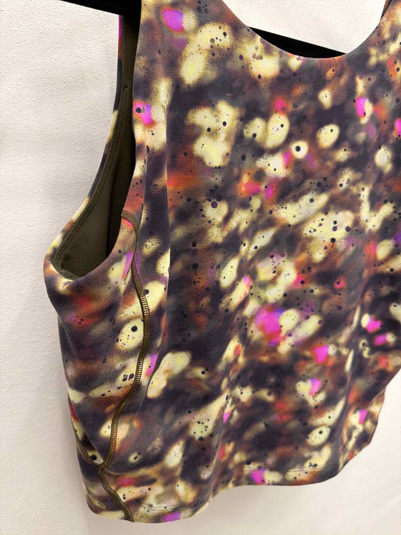 Lululemon Size 10 Olive Align high neck crop tank top with shelf bra Athletics