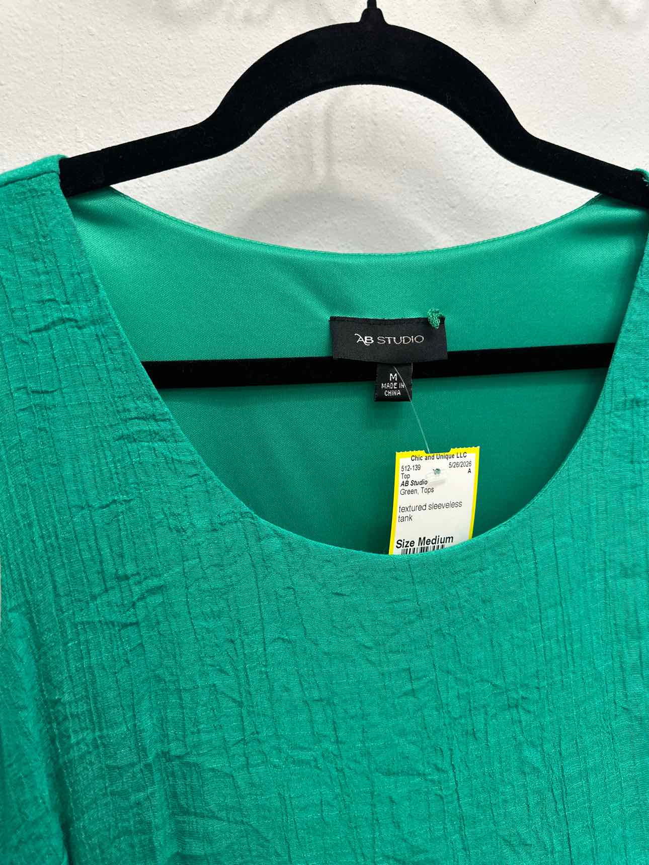 AB Studio Size Medium Green Top